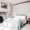 Taylour House - Edenbridge, sleeps 10, historic, unique yet modern - Kent