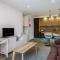 Luminous 2 BDR Apartment W/Pool by LovelyStay - 阿尔布费拉