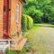 Quiet and cozy apartment close to nature in villa.