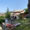 la casa dei fantasmi rocca di papa Villa Anna