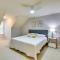 Grand Lakefront Home in Hartwell with Game Room!