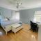 Tropical paradise! Walking distance to the beach!