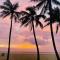 Tropical paradise! Walking distance to the beach!