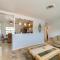 Pet-Friendly Venice Vacation Rental, 3 Mi to Beach