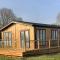 Shropshire Lodges - Romantic Luxury Hot Tub Breaks - بريدغنورث