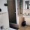 Two en-suite in a light filled apartment in Sandton - Johannesburg