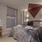 MK CITY CENTRE, THE DIAMOND SUITE, FREE Parking Space, PREMIUM SPACIOUS Apartment with FOOSBALL TABLE