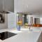 MK CITY CENTRE, THE DIAMOND SUITE, FREE Parking Space, PREMIUM SPACIOUS Apartment with FOOSBALL TABLE