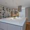 MK CITY CENTRE, THE DIAMOND SUITE, FREE Parking Space, PREMIUM SPACIOUS Apartment with FOOSBALL TABLE