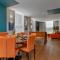 MK CITY CENTRE, THE DIAMOND SUITE, FREE Parking Space, PREMIUM SPACIOUS Apartment with FOOSBALL TABLE
