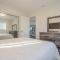 Lakefront cheerful 2 bedroom cottage house