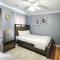 Spacious 3 Bedroom 2.5 Baths home. Free parking and Wi-Fi - Charlotte