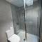 Central ensuite guest unit with AC and free on-street parking - 布莱顿霍夫