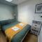 Central ensuite guest unit with AC and free on-street parking - 布莱顿霍夫