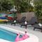 Luxe Miami Villa Heated Pool Fire Pit - North Miami Beach