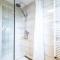 Gelbe Koffer - Design-Maisonette in Schiffweiler - Familien & Business - 2 Parkplätze - Self-Check-in