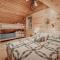 11SL - Wi-Fi - NO PETS Log Cabin - Sleeps 7 cabin - Glacier