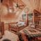 11SL - Wi-Fi - NO PETS Log Cabin - Sleeps 7 cabin - Glacier