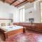 Exclusive 4 bedrooms apartment near Duomo