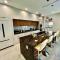 Botanical Oasis Home with 2 Pools - Форт-Лодердейл
