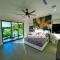 Botanical Oasis Home with 2 Pools - Форт-Лодердейл