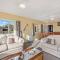 Lakeside Escape - Motuoapa Holiday Home