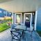 The Royal Bay Escape: Cozy 2 bedrooms garden suite