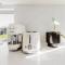 SILK - New Modern Condo 400m to the Beach