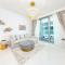 Brand New 2BR Apt with Palm Views and Private Beach - High Floor - Dubaj