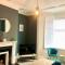 High Barnes 3 Bed House with Parking, Sleeps 7, Quiet Location