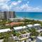 Lux Beachside 2nd Floor Condo 4 Steps to the Beach! - جونو بيتش