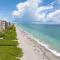 Lux Beachside 2nd Floor Condo 4 Steps to the Beach! - جونو بيتش