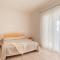 Elegant Residence Ea Bianca 2 Bedroom sleeps 6 extra bed available n0614