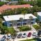 Lux Beachside 2nd Floor Condo 4 Steps to the Beach! - جونو بيتش