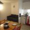 Studio cabine cosy avec balcon, au pied des pistes et des commerces. - FR-1-340-267