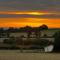 Cosy bungalow with views, walks, garden & parking. - Worcester