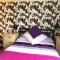 Scardroy Falkirk - Central 3 Bedroom Apartment with Parking, WiFi, Smart TVs