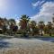 Manors Seaside 2BR House 100m from the Beach & Free Parking