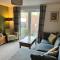 2 Bedroom, Cosy, Canal Side Apartment - Manchester