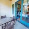 LV111 Downstairs 1 Bedroom Legacy Villa Lock-Off