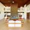 Coral Hale 5br 3ba Luxury Home, AC, Hot Tub and Stunning Views