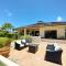 Coral Hale 5br 3ba Luxury Home, AC, Hot Tub and Stunning Views