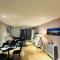 Spacious Luxury Waterfront Apartment