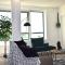 Modern 2-Bed Apartment Near Ascot & Legoland, Sleep upto 4 guests, Pet Friendly, Parking Available on Request!