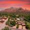 Uptown Sedona Gem: 3-Bed Townhome with Majestic Views and Central Location - Sedona