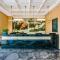 Yiwu Baide Theme Hotel