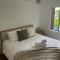Copacabana 4 61 Sandy Point Rd - water views, air con and WiFi