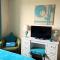 Scardroy Falkirk - Central 3 Bedroom Apartment with Parking, WiFi, Smart TVs