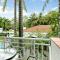 Alassio Poolside Resort - Palm Cove Beachfront Oasis
