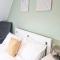 Hyland Apartment by CityNest